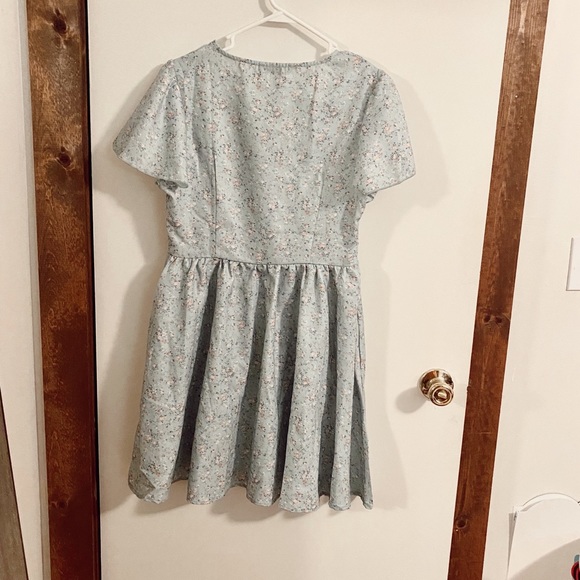☼ NWOT Floral Dress - Picture 7 of 8
